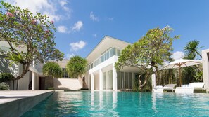 Villa (Canggu South) | Caja de seguridad en la habitación y decoración personalizada 