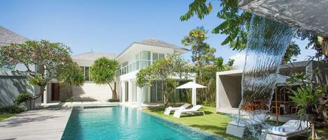 Zimmersafe, individuell dekoriert, individuell eingerichtet