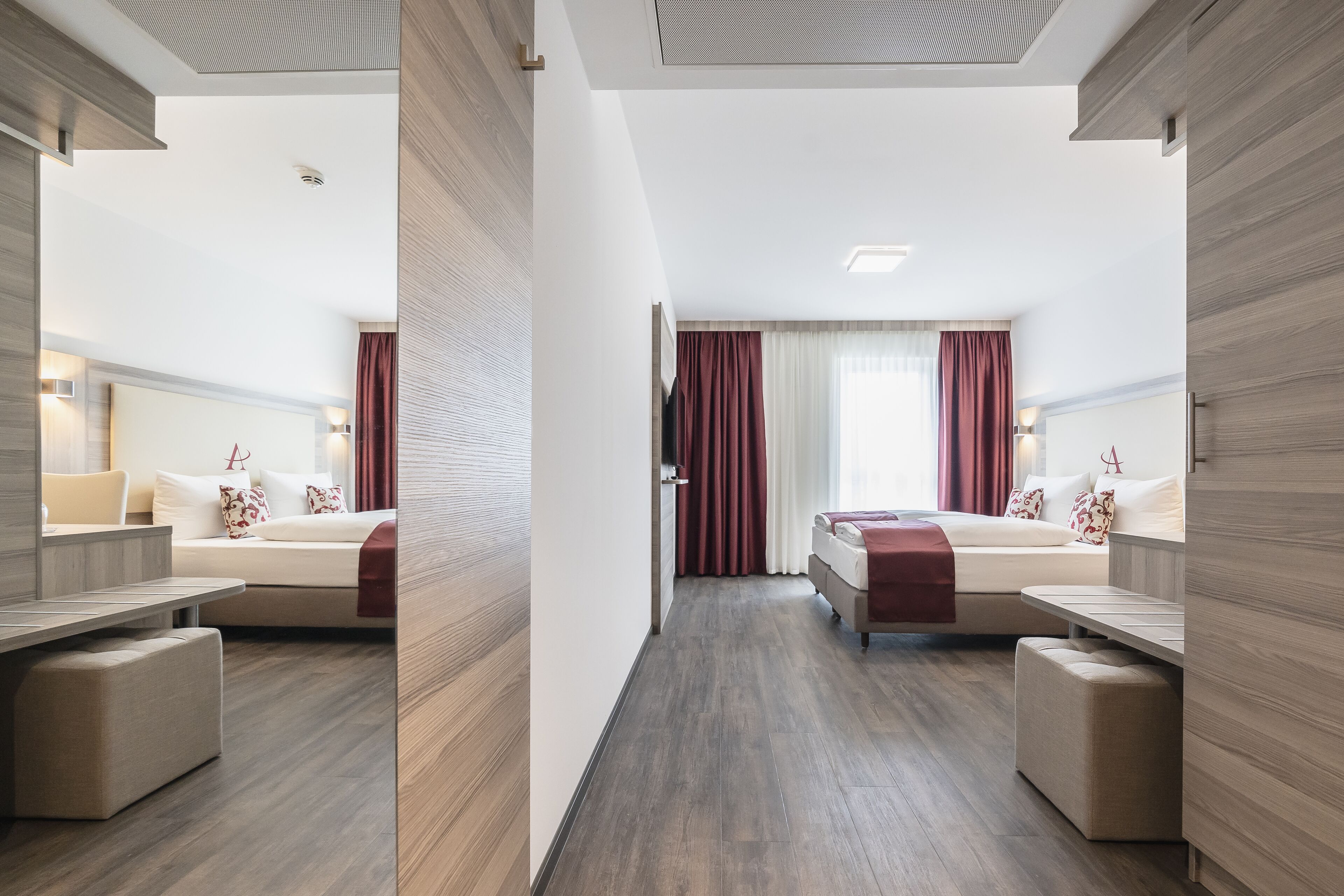 business double room | 1 bedroom, hypo-allergenic bedding, in-room safe, desk