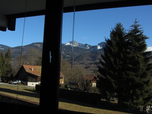 Charming studio with mountain views