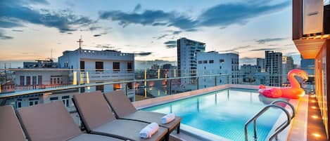 Outdoor pool, pool loungers