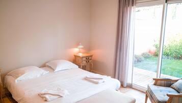 1 slaapkamer, een strijkplank/strijkijzer, wifi, beddengoed