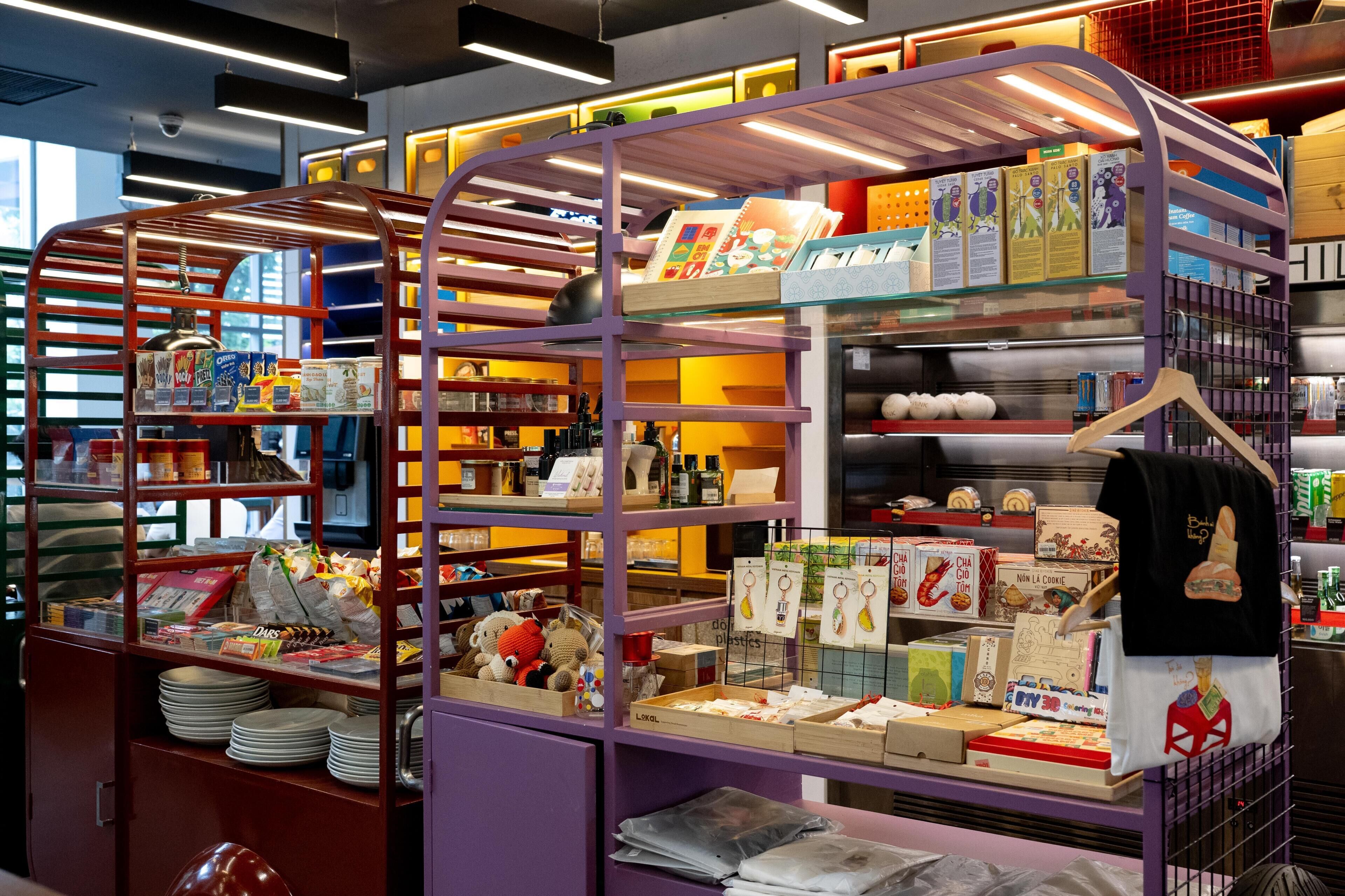 بوفيه فطور مجانًا يوميًا