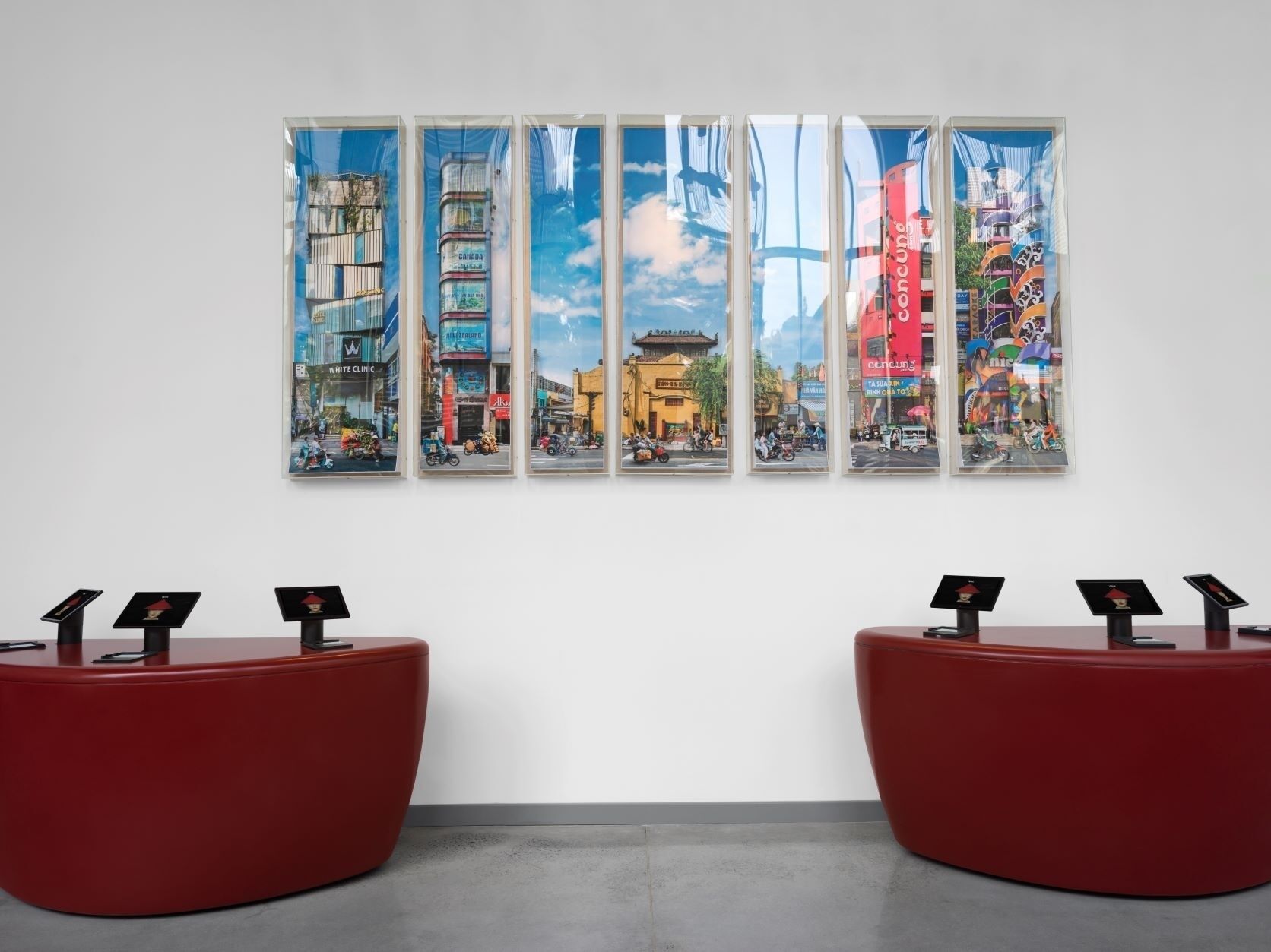 Check-in/check-out kiosk