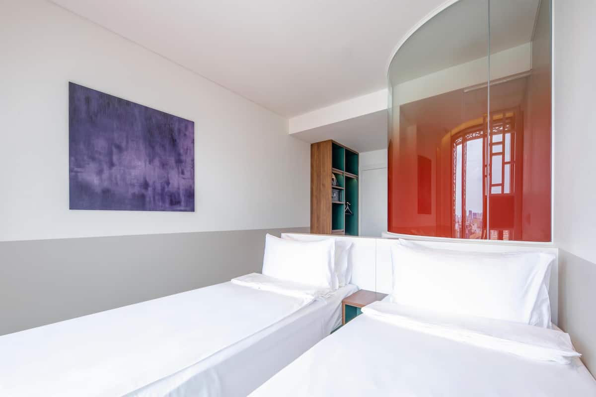 Ropa de cama de alta calidad y minibar