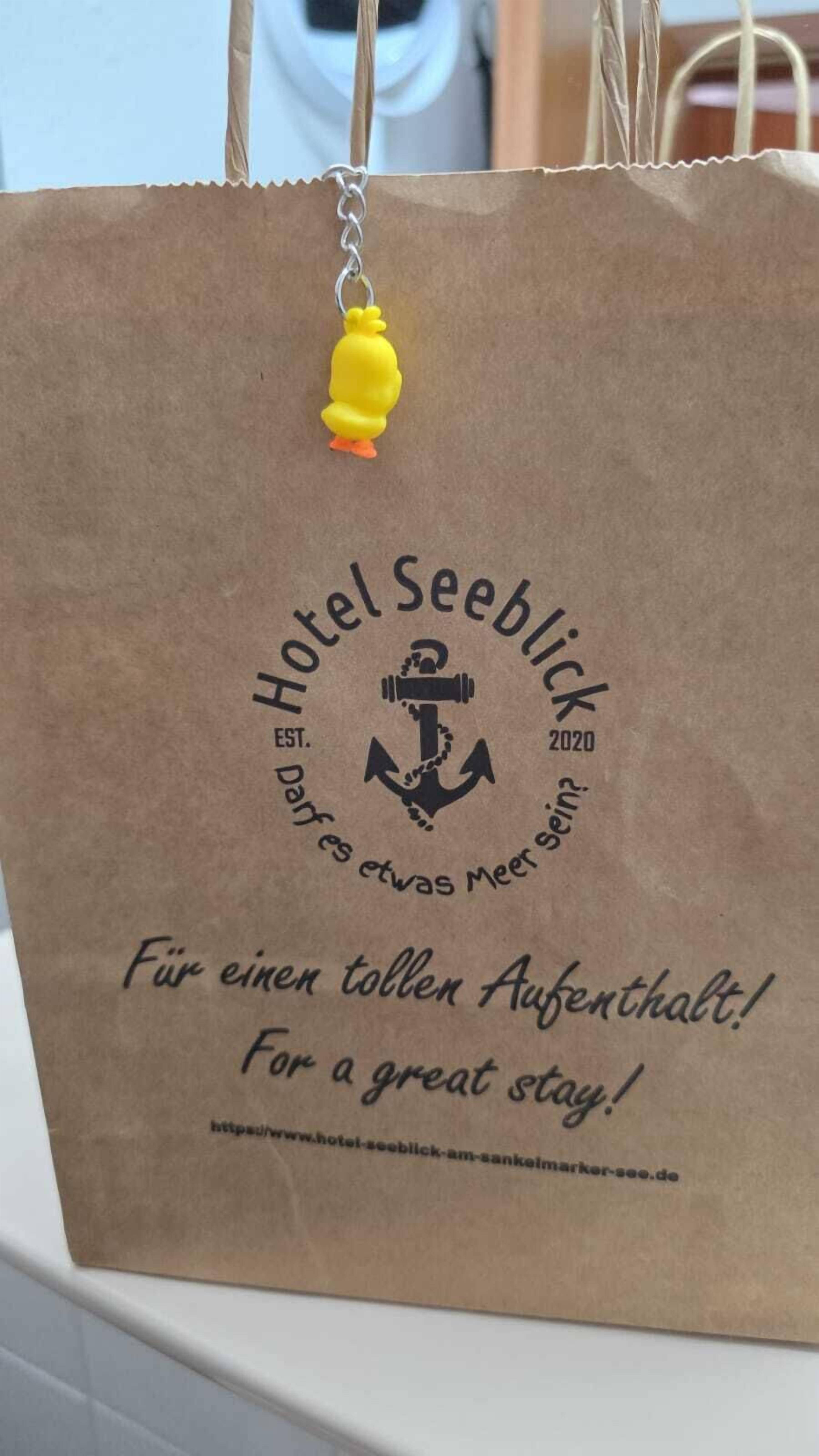 42-inch smart tv with satellite channels, tv, netflix