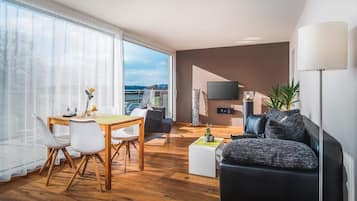 Fernseher, Stereoanlage