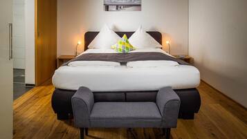 1 slaapkamer, een strijkplank/strijkijzer, gratis wifi, beddengoed