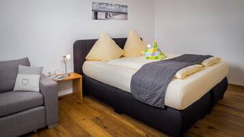 1 slaapkamer, een strijkplank/strijkijzer, gratis wifi, beddengoed