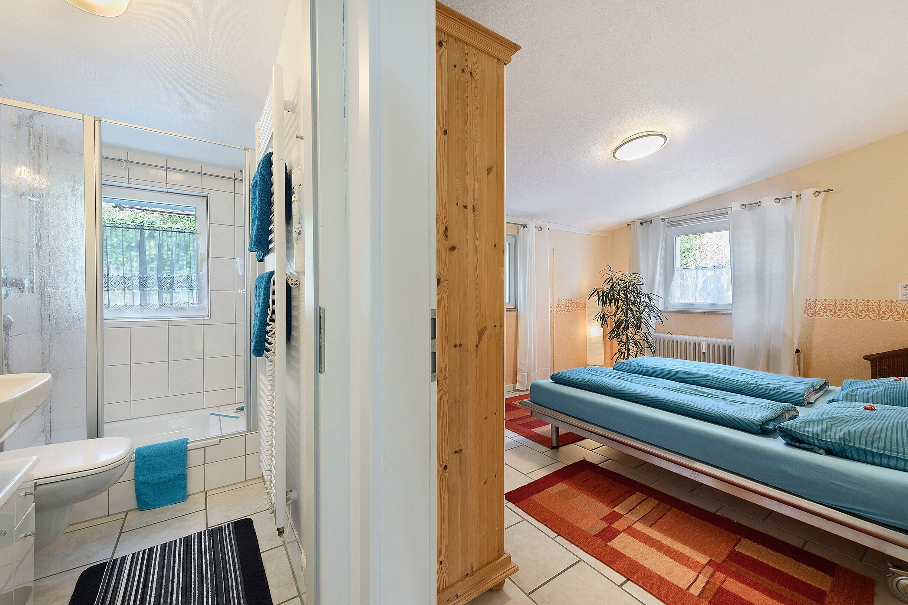 1 habitación, tabla de planchar con plancha, wifi gratis y ropa de cama 