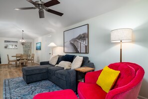 TV - Summerwind Cottage-Dog Friendly (Johns Island)