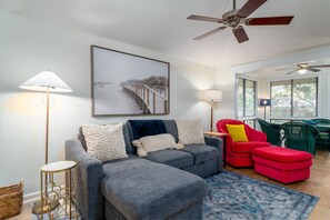 TV - Summerwind Cottage-Dog Friendly (Johns Island)