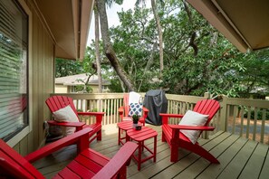 Terrace/patio - Summerwind Cottage-Dog Friendly (Johns Island)