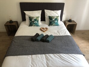 5 Schlafzimmer, Schreibtisch, Reisekinderbett, kostenloses WLAN