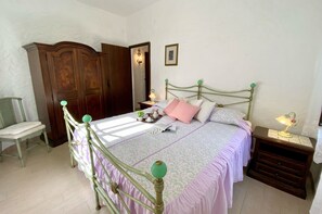 4 soverom, strykejern/-brett, reiseseng for barn og wi-fi (inkludert)