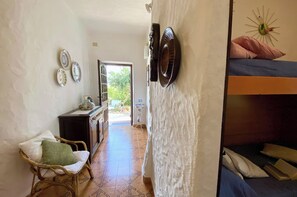 4 chambres, fer et planche à repasser, lit parapluie, Wi-Fi gratuit