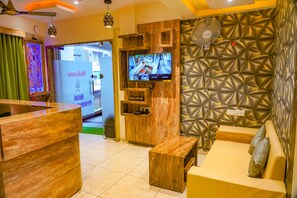 Lobby - Hotel Privilege Villa (Ahmedabad)