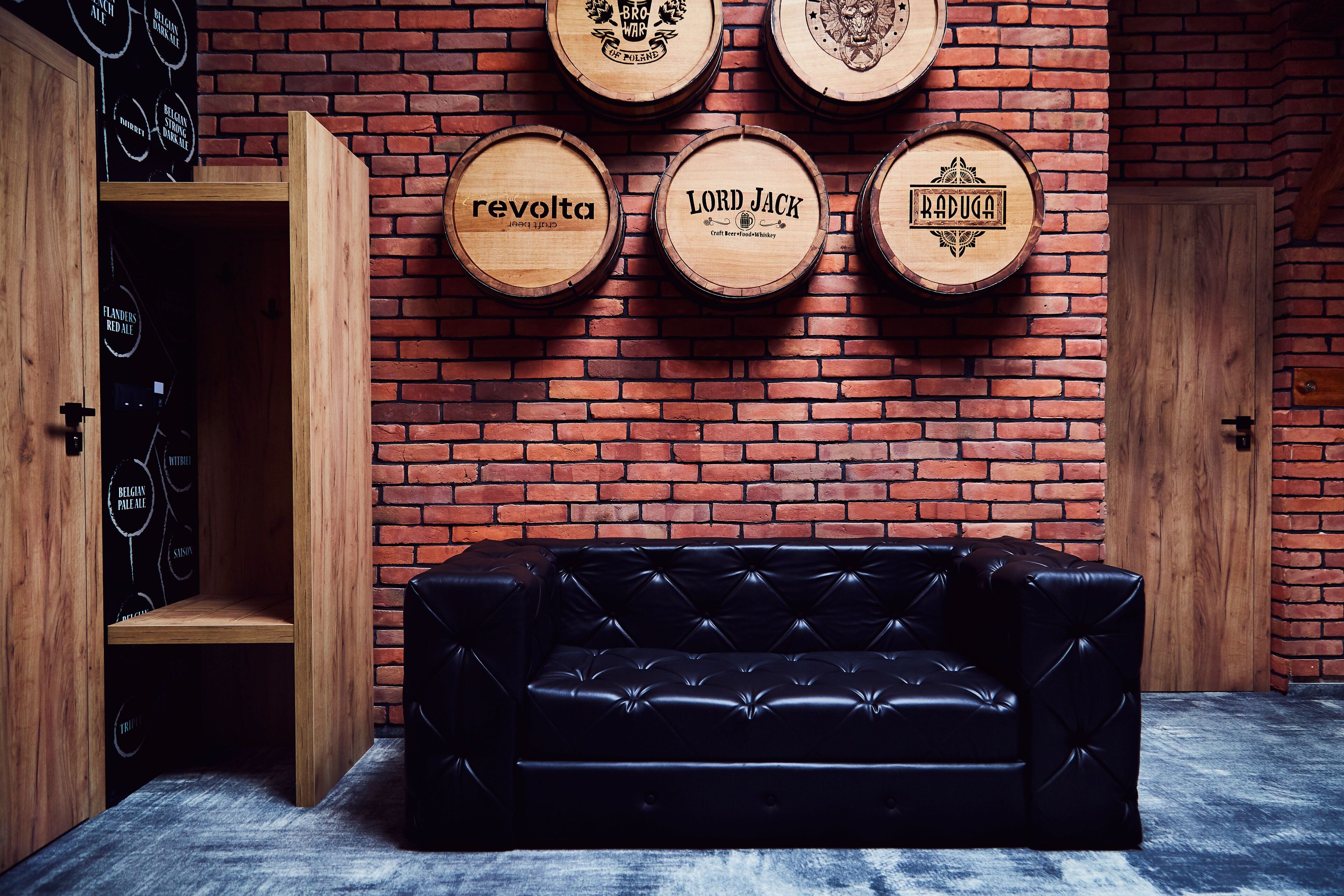 Deluxe Apartment | Living room | Flat-screen TV