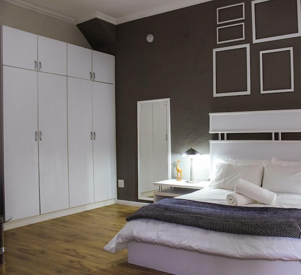 Habitación de lujo | Wifi gratis y ropa de cama