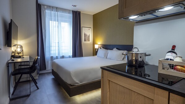 Double Room, City View (1)