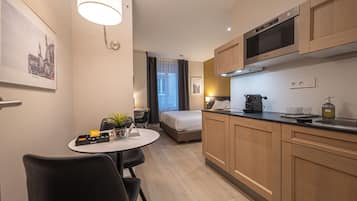 Tweepersoonskamer, uitzicht op de stad (1) | Luxe beddengoed, bedden met traagschuimmatrassen