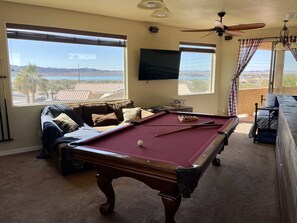 Smart TV, fireplace, books, stereo - Lake View Resort compound-6 bedrooms-2 casitas -pool house- pool & spa  (Lake Havasu City)