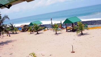 Beach nearby, white sand, 2 beach bars