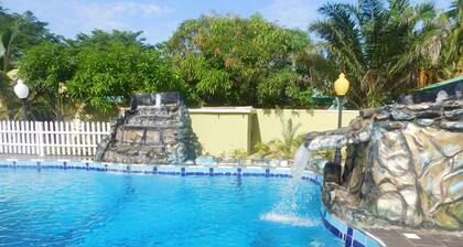 Honeyland Beach Resort