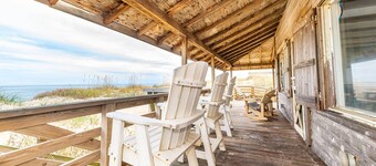 K0043 The Roaring 20's. Historic Oceanfront Cottage! Sunrise Views! PETS OK!