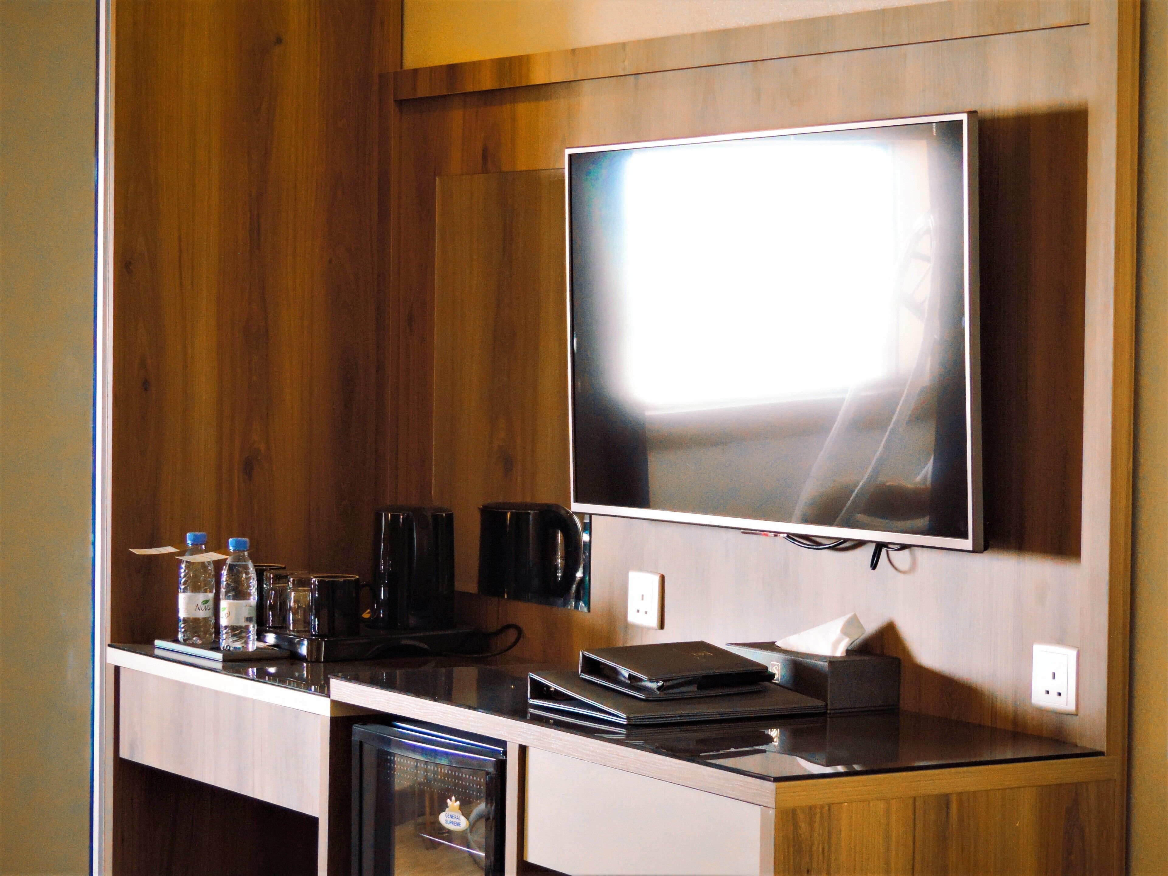 executive suite, 2 bedrooms, city view | 1 bedroom, premium bedding, minibar, in-room safe