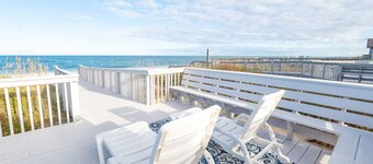 K0011 Fly Boys. Oceanfront, Stunning Views, Rec Room, & Elevator! Sunday Turn
