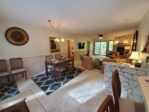 Interior - CREEKSIDE w/ beautiful mountain views! Spacious  quiet condo, walk to the slopes (Beech Mountain)