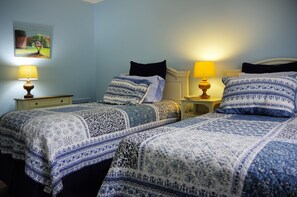 2 chambres, fer et planche à repasser, Wi-Fi gratuit, draps fournis