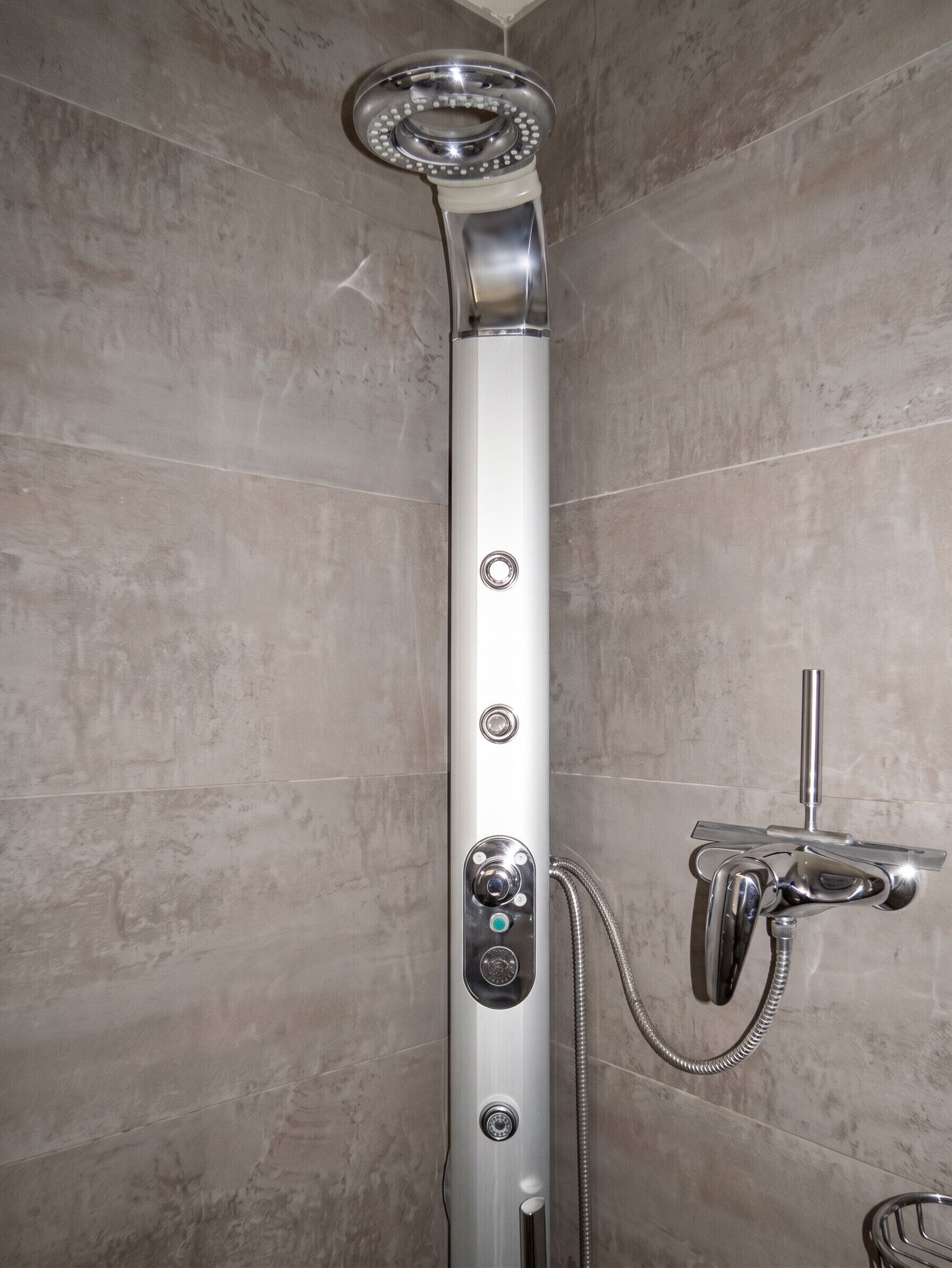Douche, serviettes fournies
