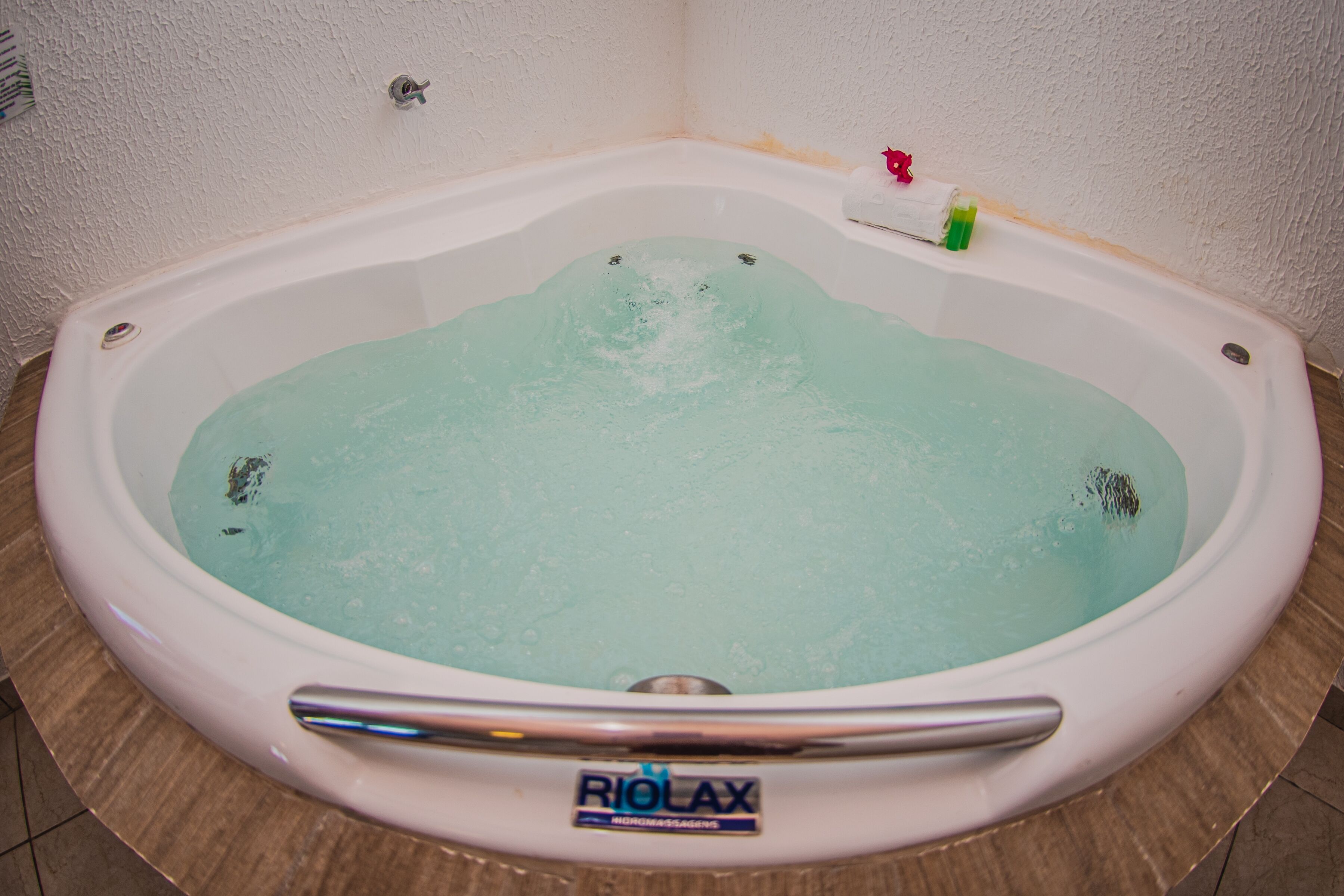 super luxo jardim | jetted bathtub