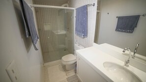 Master Luxo Praia | Bathroom | Shower, hair dryer, towels, soap - Privê Pontal de Maracaipe (Ipojuca)