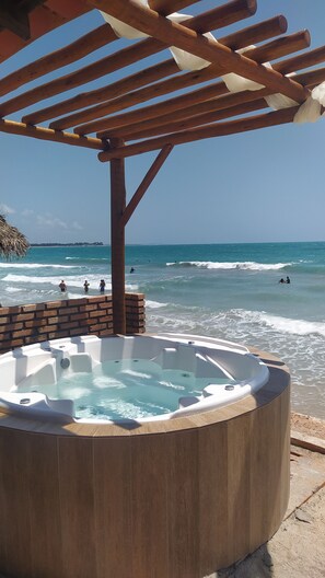 Bañera de hidromasaje privada