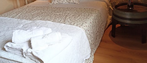 5 habitaciones, wifi gratis y ropa de cama