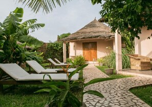 Cottage (Round) | Bàn ủi/dụng cụ ủi quần áo, bộ trải giường 