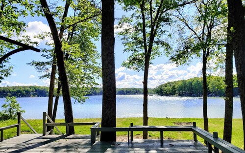 NEW - Renovated Cottage on Beautiful Bills Lake