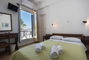 Basic Double Room - Katerina Rooms (Paros)