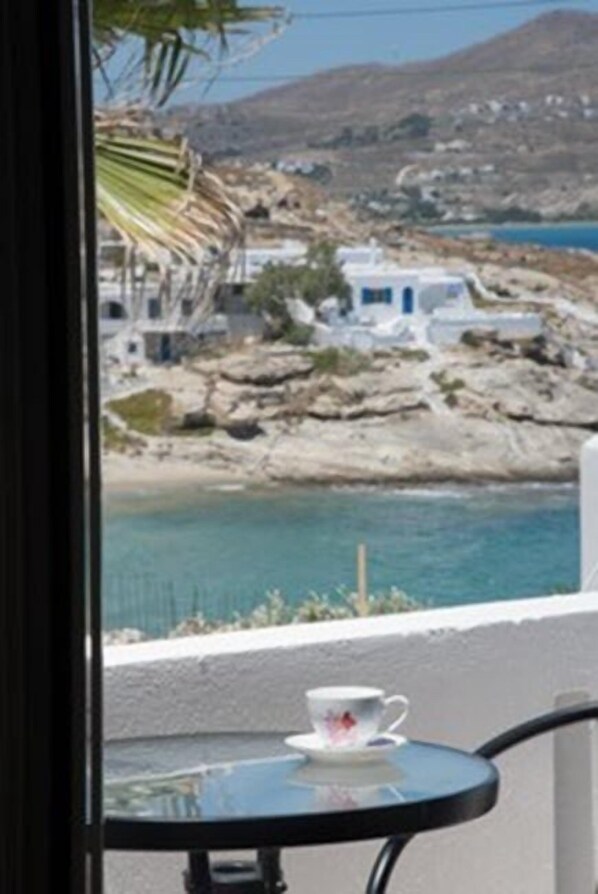 Basic Double Room | Balcony view - Katerina Rooms (Paros)