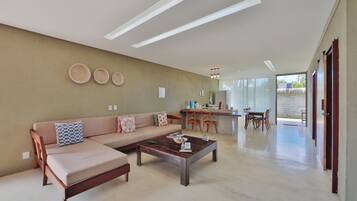 Didekorasi berbeda-beda dan dilengkapi dengan perabotan berbeda-beda