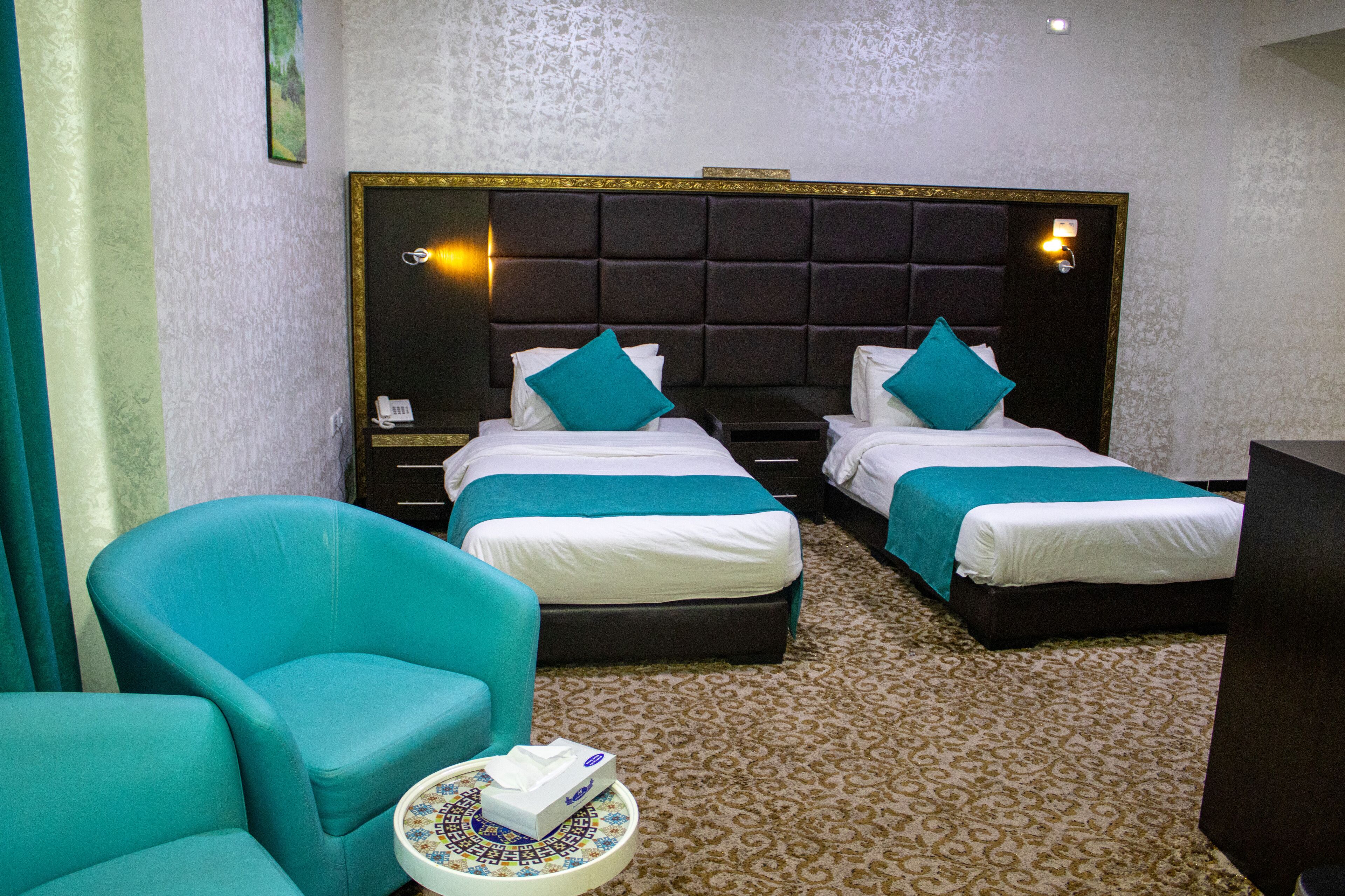 ملاءات من القطن المصري وأغطية فراش متميزة وألحفة محشوة بالريش