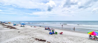 Discounted rates on this Beautiful Beach View Condo