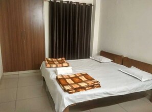 3 bedrooms, WiFi - PENTHOUSE WITH MOUNTAIN VIEW (Dehradun)