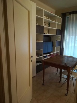 Interior - Renovated apartment 3 floor with elevator in Prati (Roma)