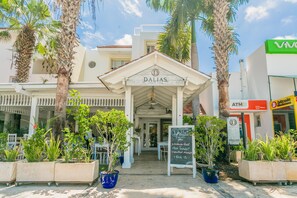 Exterior - Playa Turquesa K301LO_200Mbps_Private Beach Access_BBQ_Pools (Bavaro-Punta Cana)