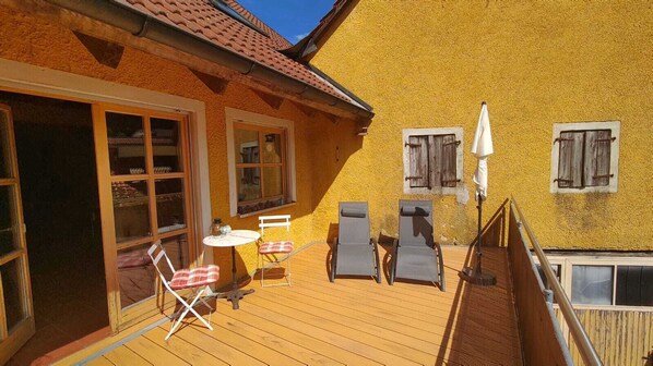 تناول الطعام بالخارج