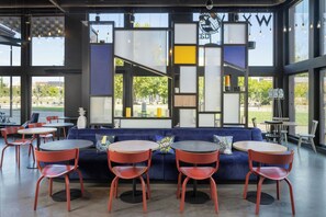 Daily buffet breakfast for a fee - Aloft by Marriott Strasbourg City Centre (Strasbourg)